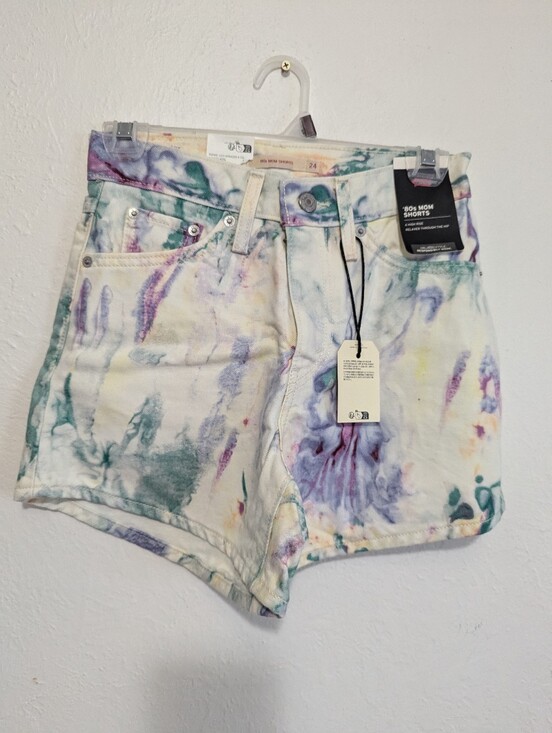 Levi's Pants - NWT Levi's Women's 80's Mom Watercolor World Shorts Size 24